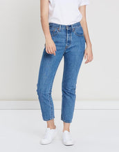 Load image into Gallery viewer, 501 Crop Jeans